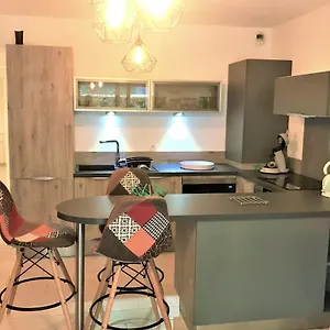 https://superb-one-bedroom-with-swimming-pool-and-parking-in.fr-provencehotel.com
