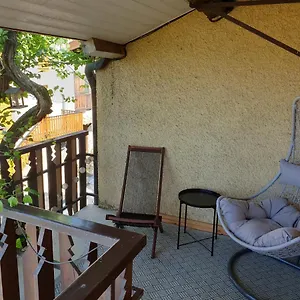 https://maison-de-pecheurs-vue-lac-a-50m-du-port-dans-quartier.hotels-rhonealpes.com