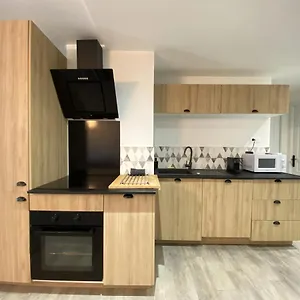 https://t4-gambetta-parking-clim-5-10gare-plage-wifi.fr-provencehotel.com