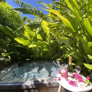 Hébergement de vacances Kaz Ananas, Privatif ,plage Du Helleux, Sainte-Anne (Grande-Terre)